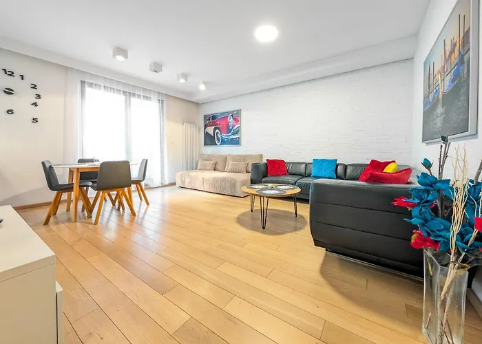 Rymarska Spacious By Bookinghost *